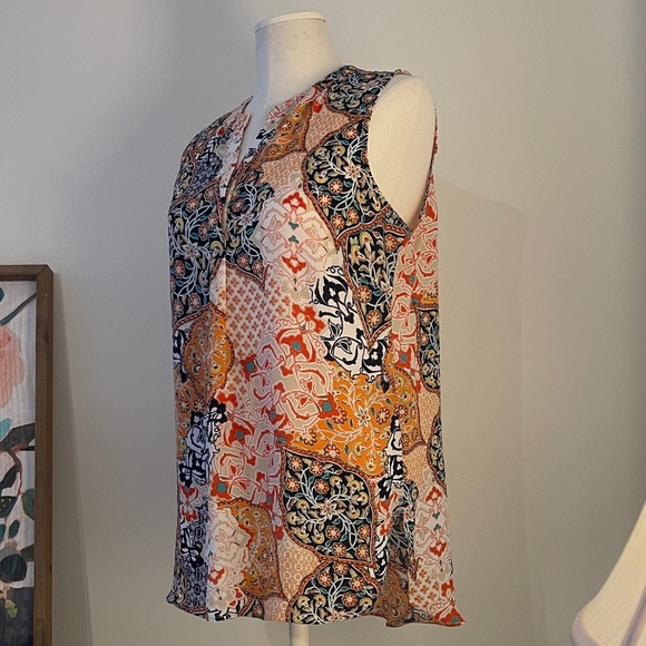 “Like New” Rose & Olive Patchwork Sleeveless V-Neck Top - Multicolor - Picture 5 of 8